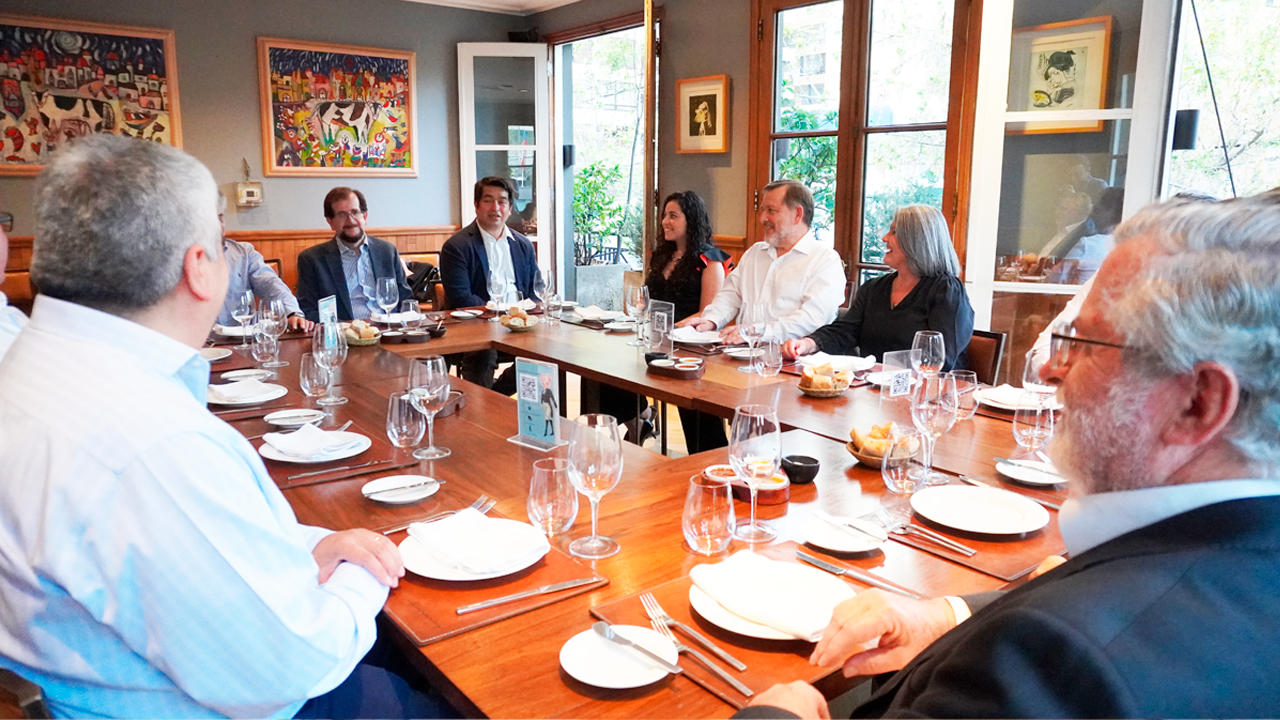 Cena de don Sergio Clavería. El Comienzo de una nueva Era. 8